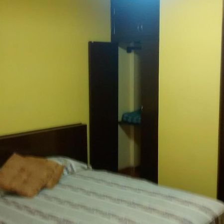 Hostal Iquique Лима Стая снимка
