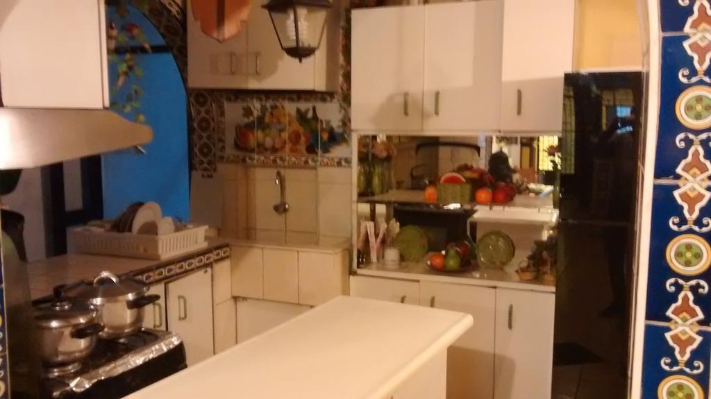 Hostal Iquique Лима Екстериор снимка