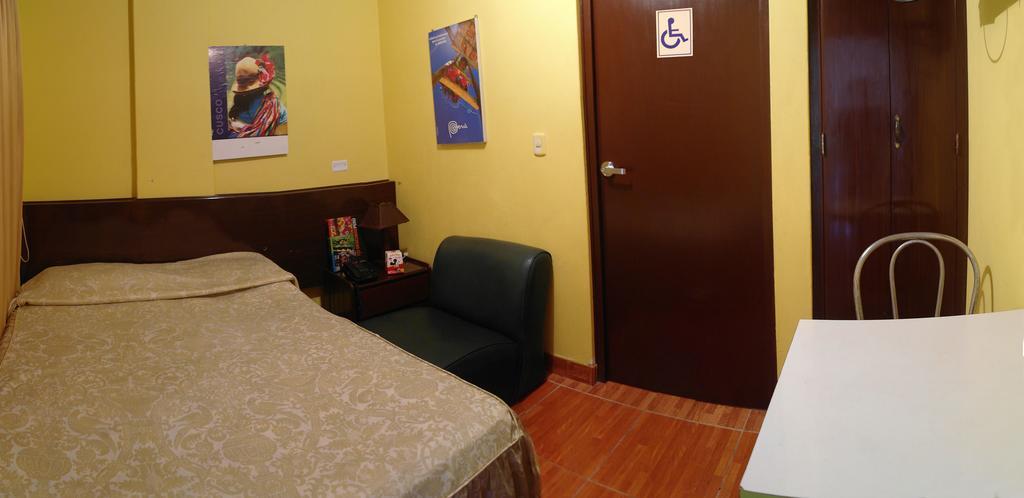 Hostal Iquique Лима Екстериор снимка