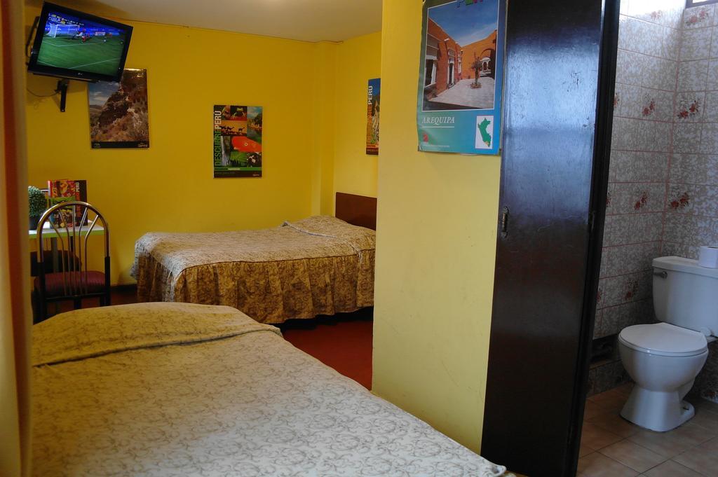 Hostal Iquique Лима Екстериор снимка