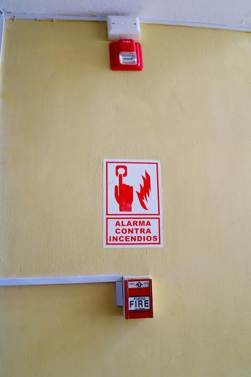 Hostal Iquique Лима Екстериор снимка