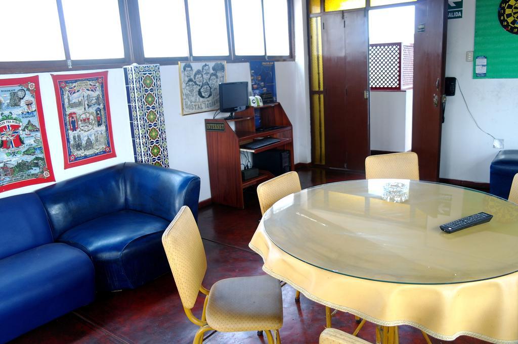 Hostal Iquique Лима Екстериор снимка