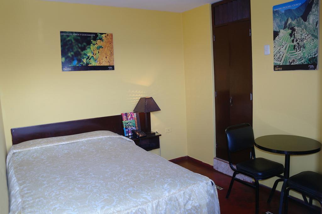 Hostal Iquique Лима Екстериор снимка
