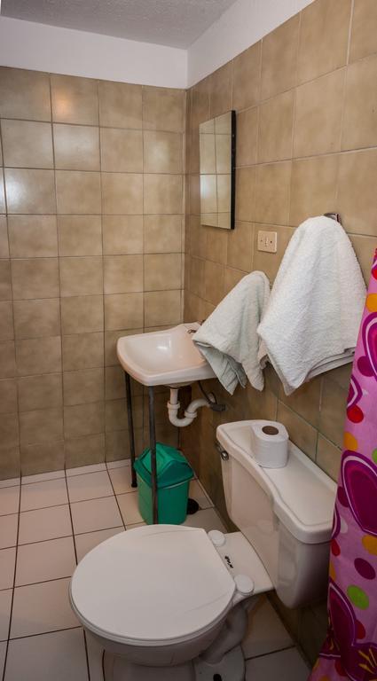 Hostal Iquique Лима Екстериор снимка