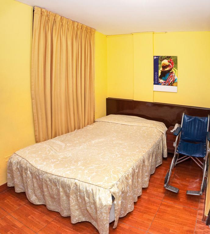 Hostal Iquique Лима Екстериор снимка