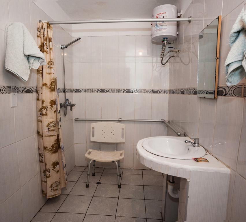Hostal Iquique Лима Екстериор снимка