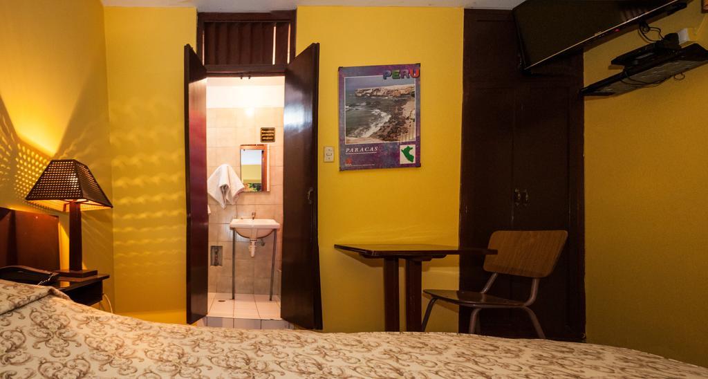 Hostal Iquique Лима Екстериор снимка