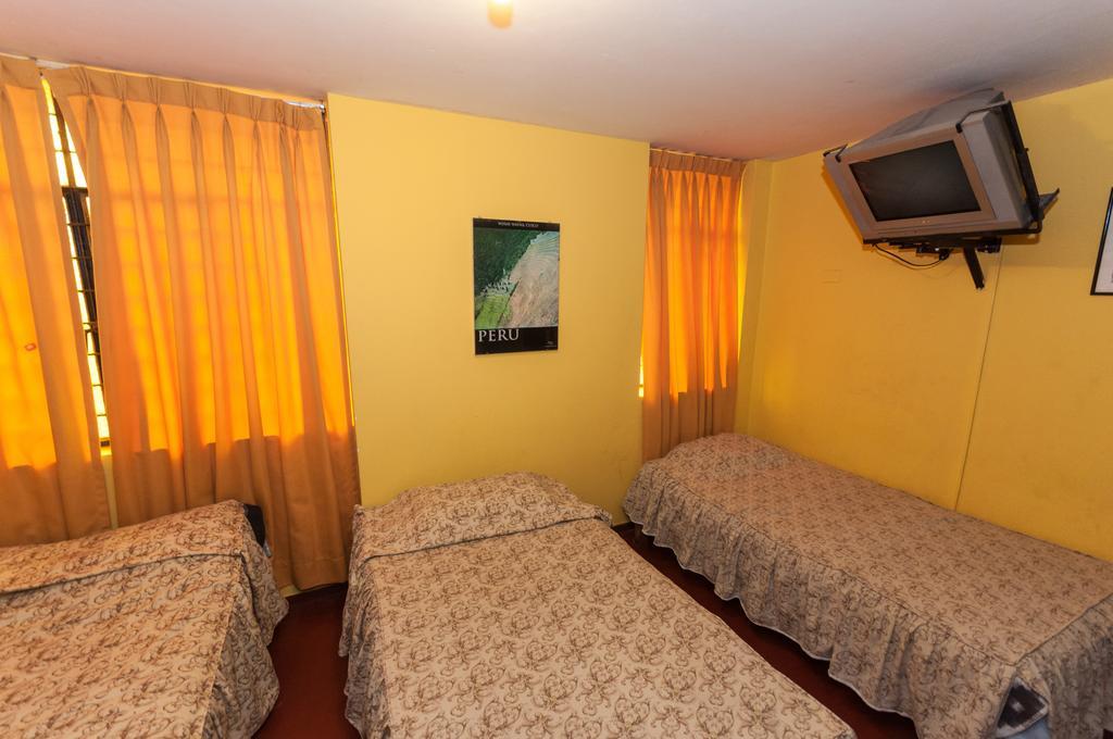 Hostal Iquique Лима Екстериор снимка